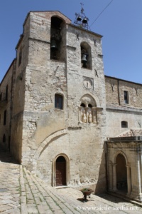 Clochers de la Chiesa Madre de Petralia Soprana en Sicile