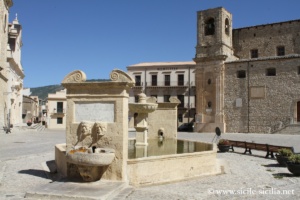 Piazza Umberto I, Palazzo Adriano, Sicile