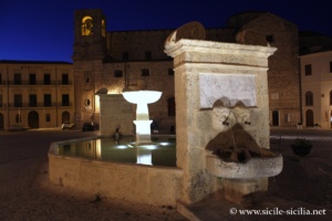 Piazza Umberto I, Palazzo Adriano