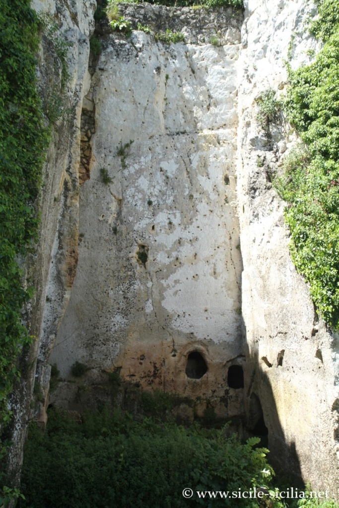 Latomies et nécropole, site archéologique d'Akrai, Palazzolo, Sicile