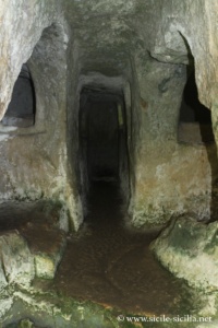 Latomies et nécropole, site archéologique d'Akrai, Palazzolo, Sicile