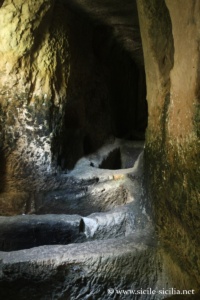 Latomies et nécropole, site archéologique d'Akrai, Palazzolo, Sicile