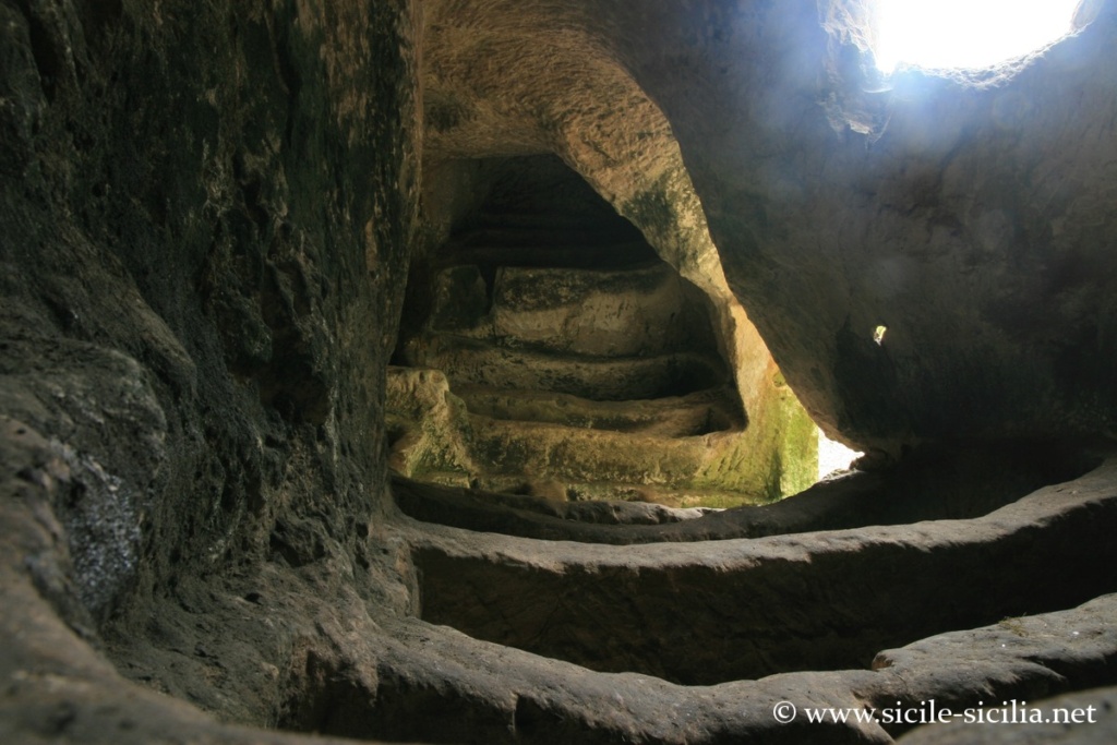Latomies et nécropole, site archéologique d'Akrai, Palazzolo, Sicile