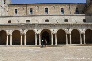 Piazza Duomo et Chiesa Madre de Petralia Soprana en Sicile