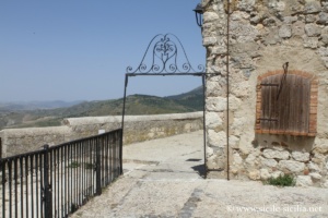 Piazza Loreto et belvédère, Petralia Soprana