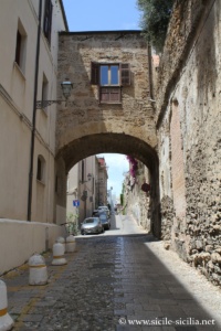 Via Mura di San Vito, Torri d'acqua
