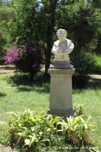 Buste dans la Villa Giulia à Palerme