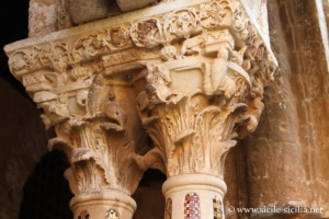 Chapiteau du cloitre bénédictin de Monreale