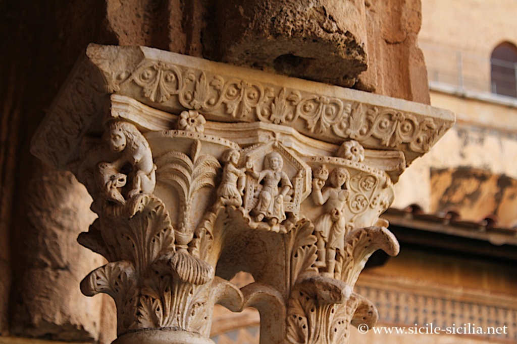 Chapiteau du cloitre bénédictin de Monreale