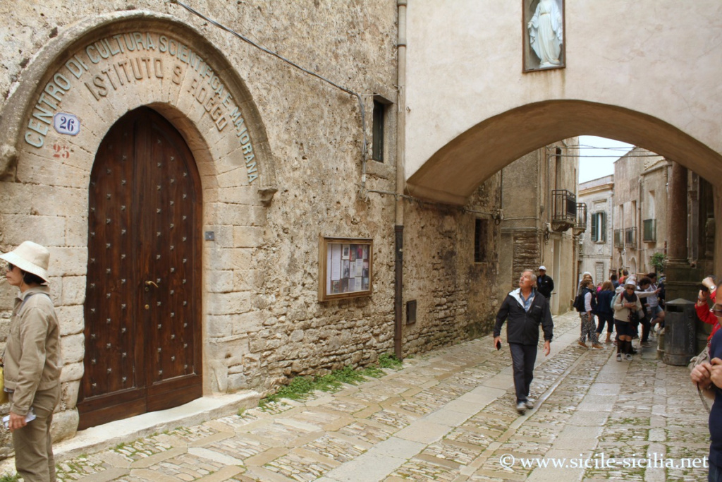 Centre San Rocco, via Guarnotti, Erice