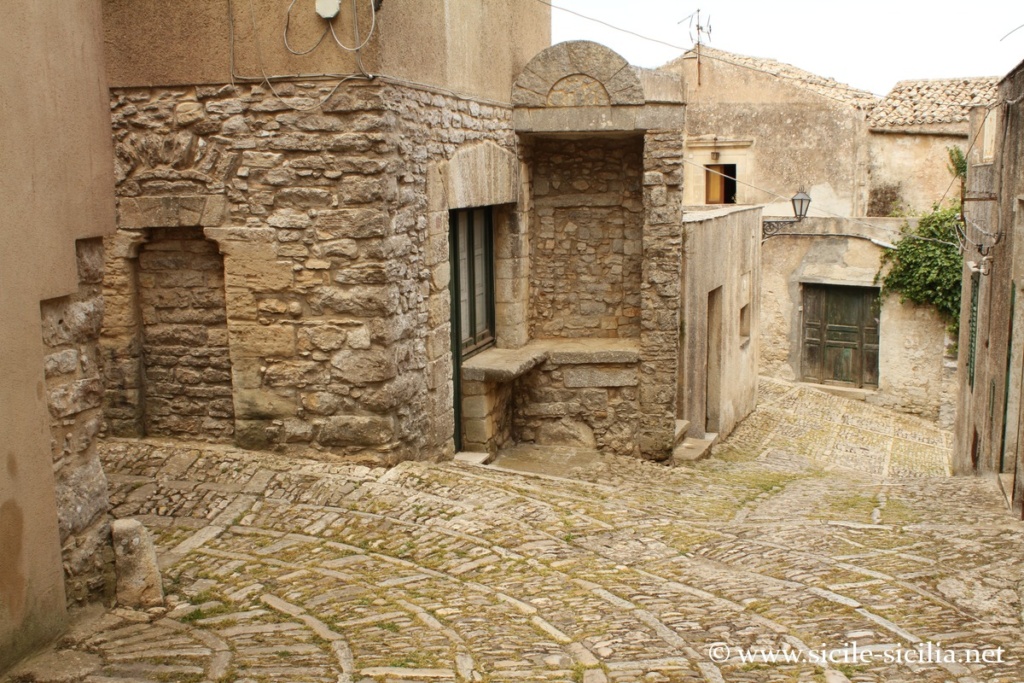 Centre historique, rues d'Erice