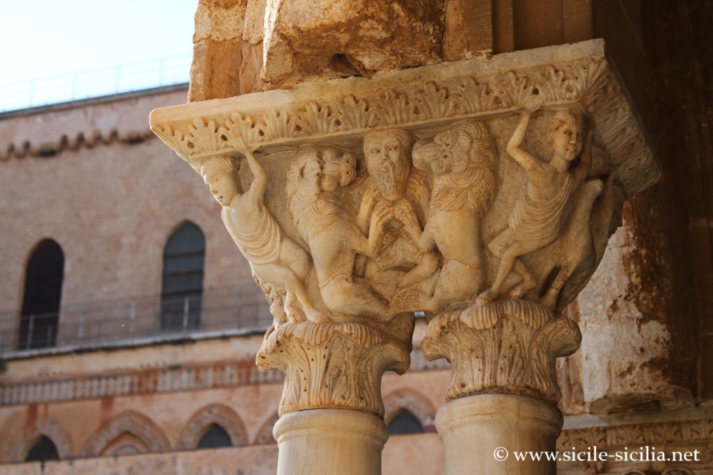 Chapiteau du cloitre bénédictin de Monreale
