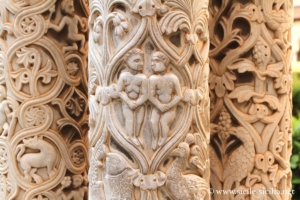 Adam et Eve, colonne de la Fontaine du Roi, cloitre bénédictin de Monreale