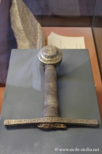 Pommeau d'épée médiévale, musée islamique du Palais de la Zisa, Palerme