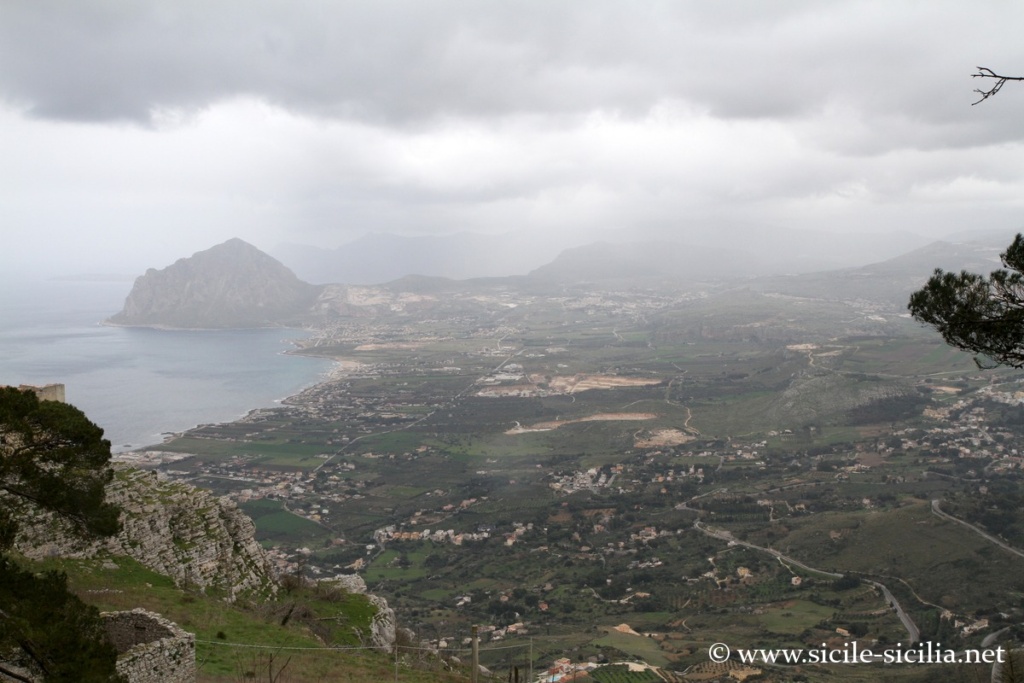 Panorama sur la côte et Mont Cofano, Erice