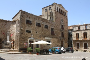 Piazza del Popolo, Geraci Siculo, Sicile