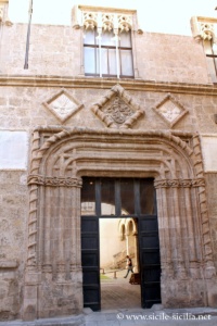 Portail du Palais Abatellis, galerie régionale, Palerme