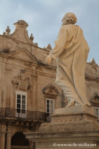 Statue de Saint-Pierre, cathédrale de Syracuse