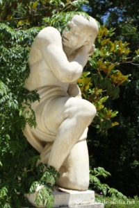 Statue dans la Villa Giulia à Palerme