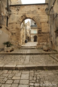 Arc de l'Annunziata, via San Giovanni, Chiaramonte Gulfi, Sicile