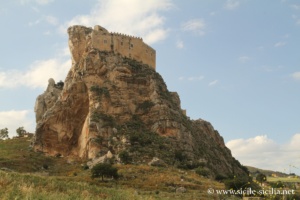 Mussomeli et château Manfredonico
