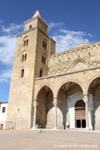 Façade et portique de la cathédrale de Cefalù