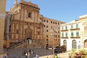 Façade de Sainte-Catherine sur la Place Bellini à Palerme