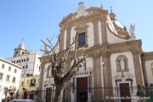 Façade de l'église du Gesù de Palerme