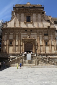 Façade de Sainte-Catherine sur la Place Bellini à Palerme