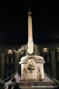 Fontaine de Vaccarini, obélisque et éléphant, Catane