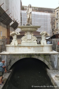 Fontaine de l'Amenano, Piazza Duomo, Catane