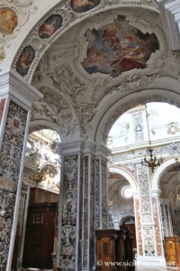 Nef latérale de l'église du Gesù de Palerme