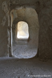 Salles troglodytes du château de Sperlinga