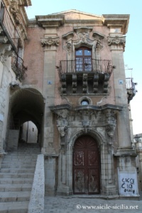 Palazzo della Cancelleria, Raguse