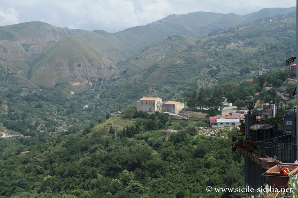 Panorama vers les monts Nebrodi, San Marco d'Alunzio