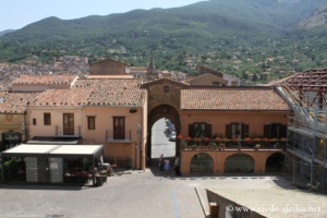 Piazza Castello, Castelbuono