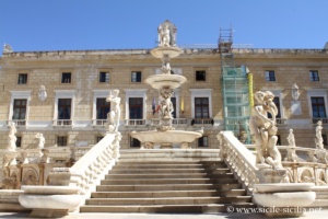 Fontaine et Place Pretoria à Palerme