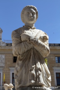 Statues de la Fontaine Pretoria à Palerme