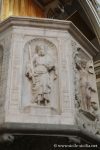 Chaire en marbre, cathédrale de Nicosia