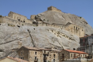 Sperlinga et château