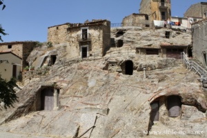 Habitations troglodytes de Sperlinga en Sicile