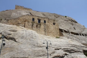 Sperlinga et château