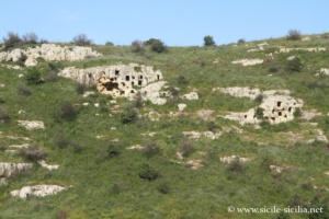 Torrent Calcinara, côté nord et nord-ouest, Pantalica
