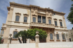 Villino Arezzo, Piazza Solarino, Raguse