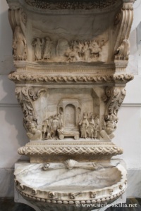 Bénitier de la cathédrale de Palerme