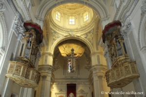 Intérieur de la basilique cathédrale de Piazza Armerina