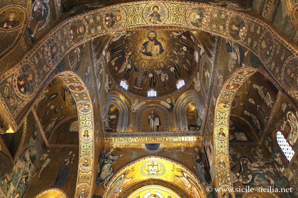 Intérieur et mosaïques des arcs de la Chapelle Palatine de Palerme