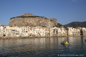 Cefalu, Spiaggia e costa