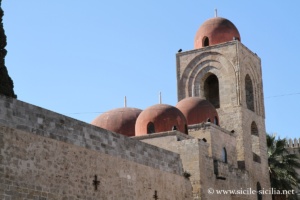 Coupoles de l'église Saint-Jean des Ermites à Palerme