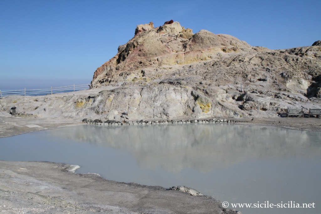 Boues sulfureuses de Vulcano, Îles éoliennes